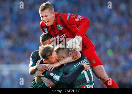 ROTTERDAM, 03-05-2015, Stadion De Kuip niederländische Fußball KNVB-Cup Saison 2014 - 2015. Groningen und Zwolle. 2-0 Albert Rusnak, Simon Tibbeling, Rasmus Lindgren, Johan Kappelhof, Sergio Padt Stockfoto