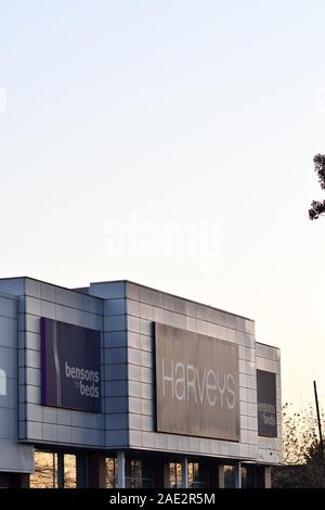 29/11/2019. Solihull, Großbritannien. Ein Zweig der bensons für Betten und Harveys ist in einer Retail Park in Solihull gesehen. Stockfoto