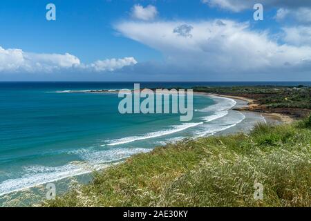 Bells Beach ist eine Küstenstadt in Victoria, Australien, in Surf Coast Shire und ein berühmter Surfstrand liegt 100 km südwestlich von Melbourne auf der Great O Stockfoto