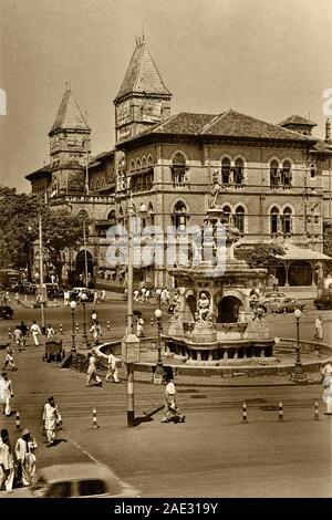 15. März 2011 Vintage FOTO - C.T.O zentralen Telegrafenamt Flora Brunnen, am Hutatma Chowk (Martyr's Square) - Mumbai Maharashtra INDIEN Stockfoto