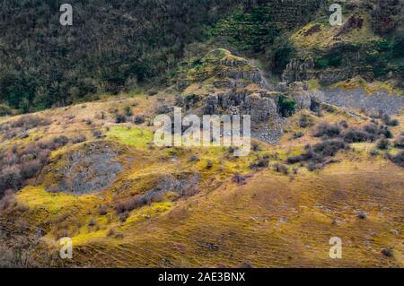 Die herdplatten Haus Bergsturz in Monsal Dale gesehen von der Spitze des Hügels Putwell Stockfoto