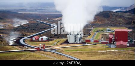 Krafla 60 MWe Geothermie-Kraftwerke in Island. Es gibt 5 große geothermische Kraftwerke in Island, die etwa 26% der Nation produzieren Stockfoto