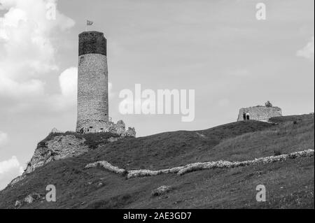 Ruinen der Burg (14. Jh.) in Olsztyn, Woiwodschaft Schlesien, Polen Stockfoto