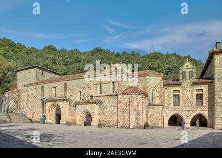 13. Jahrhundert Kirche des Klosters Santo Toribio de Liebana Zisterzienser Kloster gotischer Tempel, Villajoyosa, Kantabrien, Spanien, Europa. Stockfoto