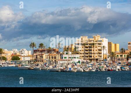 Blick auf den Hafen von Portixol und Marina, Palma, Palma de Mallorca, Mallorca, Mallorca, Balearen, Balearen, Spanien, Europa Stockfoto