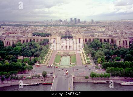 Palais de Chaillot gesehen vom Eiffelturm, Frankreich Stockfoto