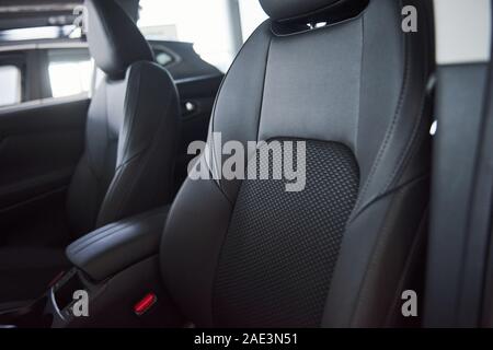 Einige gute Material. Seite Teil der neuen teuren modernen Auto, Innen erfasst Stockfoto