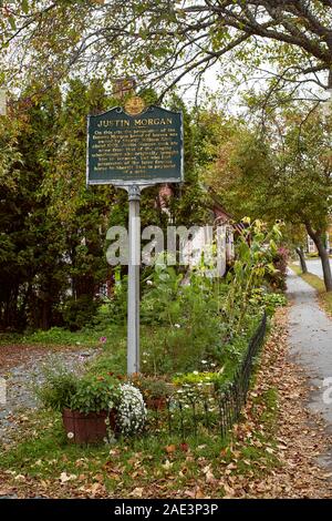 Woodstock, Vermont - 30. September 2019: Historische Markierung von Justin Morgan im historischen Neu-England Stadt von Woodstock. Stockfoto