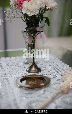 Christlichen detaillierte - traditionelle polnische Eltern Ehe Segen für Braut und Bräutigam vor der Hochzeit. Stockfoto