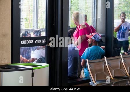 Tampa International Airport Terminal Florida Vereinigte Staaten von Amerika USA uns Raucherbereich Stockfoto