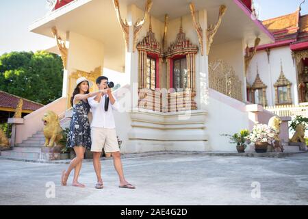 Glückliches junges Paar auf Urlaub in Thailand Stockfoto