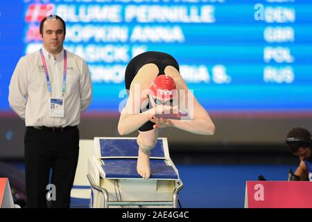 Glasgow, UK. 06 Dez, 2019. Freya Anderson von Großbritannien konkurriert in 100 m Freistil Finale der Frauen während der Tag 3 Der LEN Europäischen kurzen Kurs Schwimmen Meisterschaften 2019 in Tollcross International Swimming Center am Freitag, den 06. Dezember 2019. GLASGOW SCHOTTLAND. Credit: Taka Wu/Alamy leben Nachrichten Stockfoto