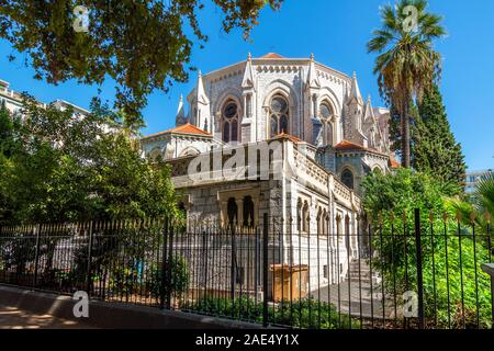 Die Rückseite des neogotischen Kathedrale Notre Dame in Nizza, Frankreich. Stockfoto