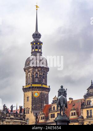 Turm und die Turmspitze der Dresdener Schloss Dresden Sachsen Deutschland. Stockfoto