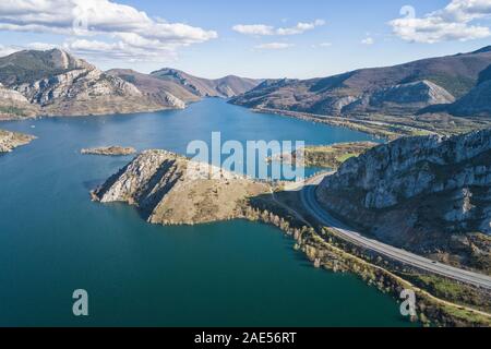 "Barrios de Luna "Reservoir von Luftbildern Drohne Anzeigen. Stockfoto