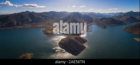 "Barrios de Luna "Reservoir von Luftbildern Drohne Anzeigen. Stockfoto