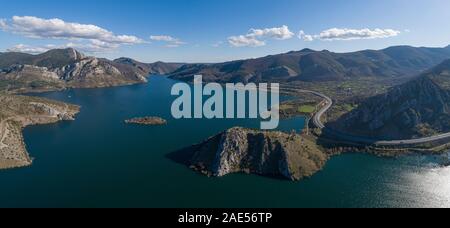 "Barrios de Luna "Reservoir von Luftbildern Drohne Anzeigen. Stockfoto