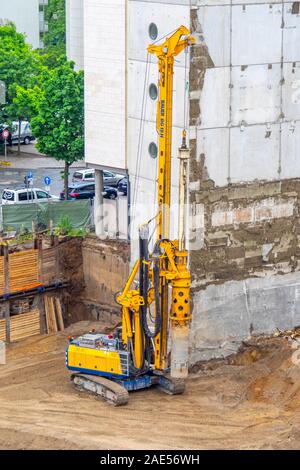 Piledriver in einer Baustelle im Zentrum von Dresden Sachsen Deutschland. Stockfoto