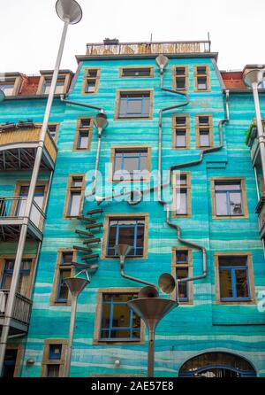 Kunsthof Passage Innenhof der Elemente Gesang oder musikalischen Abflussrohre in Neustadt Dresden Sachsen Deutschland. Stockfoto