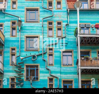 Kunsthof Passage Innenhof der Elemente Gesang oder musikalischen Abflussrohre in Neustadt Dresden Sachsen Deutschland. Stockfoto