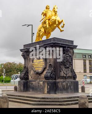 August II. Der starke Denkmal eine Reiterstatue Golden Cavalier oder Goldener Reiter Skulptur Innere Neustadt Dresden Sachsen Deutschland. Stockfoto