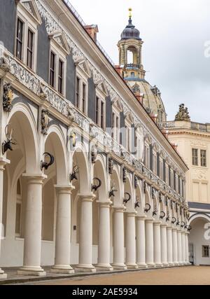 Stallungen Innenhof Königlicher Stallhof des Königspalastes Schloss Dresden Altstadt Dresden Sachsen Deutschland. Stockfoto