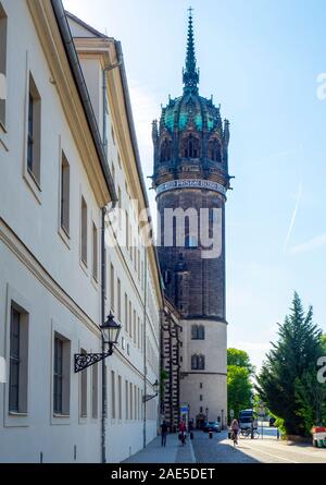 Kirchturm und Glockenstube der Schlosskirche Allerheiligen in der Lutherstadt Wittenberg Sachsen-Anhalt Deutschland Stockfoto