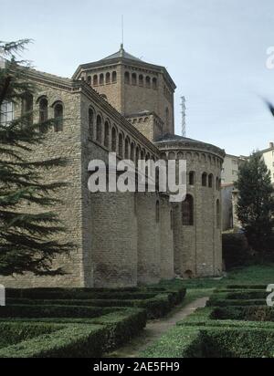 CIMBORRIO ABSIDES Y DE LA IGLESIA DEL MONASTERIO DE SANTA MARIA DE RIPOLL RECONSTRUIDA EN 1886 POR ELIAS ROGENT. Autor: ROGENT ELIAS. Lage: MONASTERIO DE SANTA MARIA. RIPOLL. GERONA. Spanien. Stockfoto