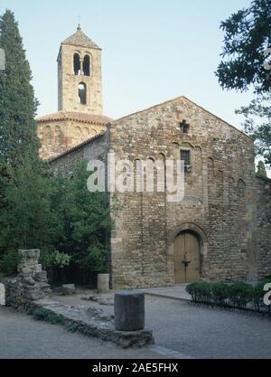 IGLESIA DE SANTA MARIA DE TARRASA CONSTRUIDA EN EL SIGLO IX Y EN EL SIGLO XII - CONJUNTO AUSSEN INFLUENCIA LOMBARDA. Ort: Marienkirche. Terrassa. Barcelona. Spanien. Stockfoto