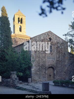 IGLESIA DE SANTA MARIA DE TARRASA CONSTRUIDA EN EL SIGLO IX Y EN EL SIGLO XII - CONJUNTO AUSSEN INFLUENCIA LOMBARDA. Ort: Marienkirche. Terrassa. Barcelona. Spanien. Stockfoto