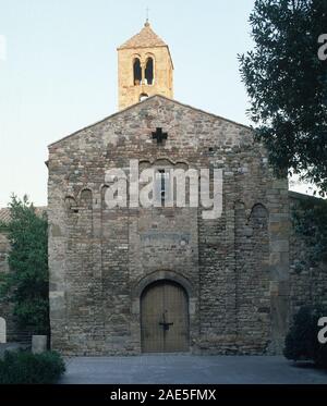 IGLESIA DE SANTA MARIA DE TARRASA CONSTRUIDA EN EL SIGLO IX Y EN EL SIGLO XII - CONJUNTO AUSSEN INFLUENCIA LOMBARDA. Ort: Marienkirche. Terrassa. Barcelona. Spanien. Stockfoto