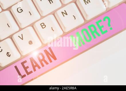 Schreiben Hinweis anzeigen Erfahren Sie mehr Frage. Business Konzept für Kenntnisse oder Fähigkeiten üben Studieren Stockfoto