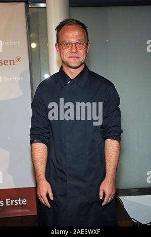 München, Deutschland. 06 Dez, 2019. Der Schauspieler Matthias Koeberlin kommt zum Advent Dinner der Programmdirektor des Ersten Deutschen Fernsehens (ARD) in der 'Bayerischer Hof'. Credit: Ursula Düren/dpa/Alamy leben Nachrichten Stockfoto