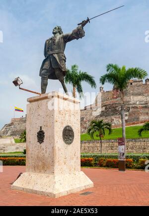 Statue von Blas de Lezo (mit amputierten Arm und Bein) vor dem Schloss von San Felipe de Barajas in Cartagena, Kolumbien. Stockfoto