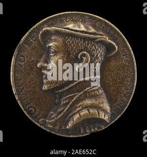 Eine deutsche Medaille aus dem 16. Jahrhundert, die das Porträt von Johann van Leyden, einem niederländischen Täuferführer, darstellt. Sie zeigt Büste, Gesichtszüge, Kleidung, Inschriften. und ein denkwürdiges Design. Stockfoto