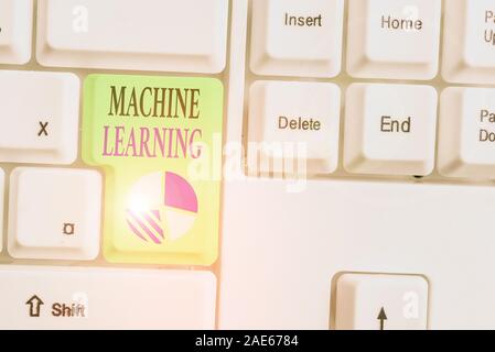 Text Zeichen angezeigt Machine Learning. Business Foto präsentieren wissenschaftliche Studie von Algorithmen und statistischer Modelle. Stockfoto