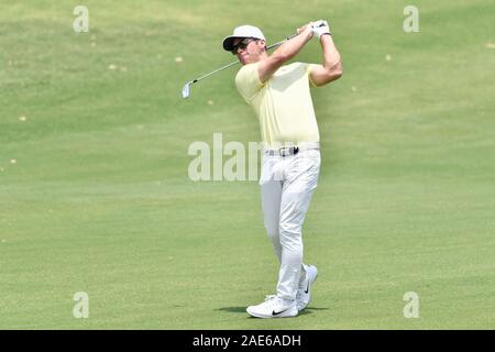Sydney, New South Wales, Australien. 07 Dez, 2019. ; Die australische Golf Club, Sydney, New South Wales, Australien; PGA Tour Australasien, die Australian Open Golf, 3. Runde; Paul Casey von England spielt seinen zweiten Schuß von der Fahrrinne in der 5. Bohrung Credit: Aktion Plus Sport Bilder/Alamy leben Nachrichten Stockfoto