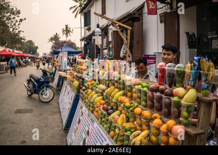 Night Market in Luang Prabang, Laos, Asien. Stockfoto