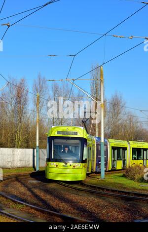 Nottingham Straßenbahn nähert sich dem Wilkinson Street Haltestelle Nottingham, England, Großbritannien Stockfoto