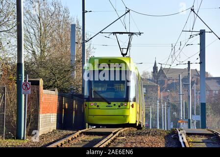 Nottingham Straßenbahn nähert sich dem Wilkinson Street Haltestelle Nottingham, England, Großbritannien Stockfoto