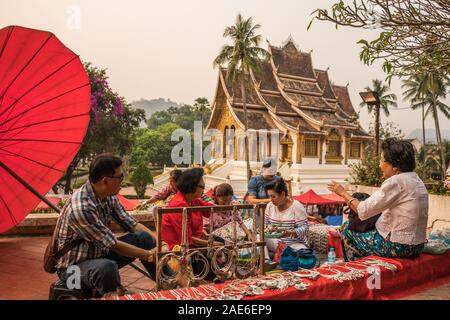 Night Market in Luang Prabang, Laos, Asien. Stockfoto