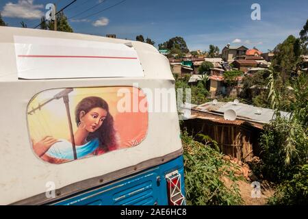 Äthiopien, Amhara-region, Gondar, Bajaj Tuk-tuk Vordach Stockfoto