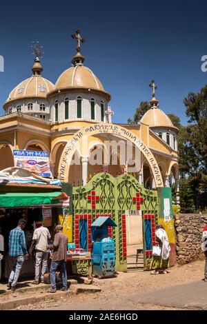 Äthiopien, Amhara-region, Gondar, Zentrum, St Mary's neu Koptisch-orthodoxen Kirche mit öffentlichen Garten gebaut Stockfoto