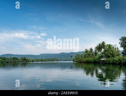 Tatai river jungle Natur Landschaft in abgelegenen Cardamom berge Kambodscha Stockfoto