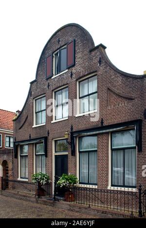 Blick auf die historische, traditionelle und typische Haus in Edam. Es ist eine Stadt berühmt für seine Halb harten Käse in der nordwestlichen Niederlanden, in der Provinz Stockfoto