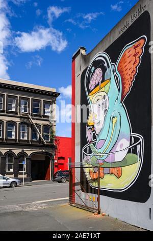 Wandbild (2018) von René Brink, von Dunedin Street Art Organisation in Stafford Street, Dunedin, Neuseeland in Auftrag gegeben. Stockfoto