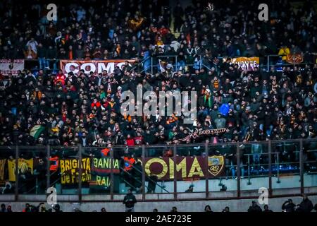 Mailand, Italien. 06 Dez, 2019. Fans als Roma während Inter vs Roma, italienische Fußball Serie A Männer Meisterschaft in Mailand, Italien, 06. Dezember 2019 Quelle: Unabhängige Fotoagentur/Alamy leben Nachrichten Stockfoto