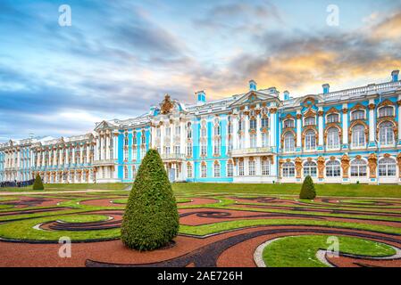 Zarskoje Selo (Puschkin), Sankt Petersburg, Russland. Der Katharinenpalast. Russische Residenz des Romanov-Zaren, erbaut für Kaiserin Elisabeth Stockfoto