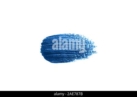 Blau concealer Swatch auf weißem Hintergrund. Make-up. Stockfoto