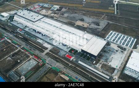 Luftaufnahme der Tesla Gigafactory 3 in Lingang, Shanghai, China am 7. Dezember, 2019. Stockfoto